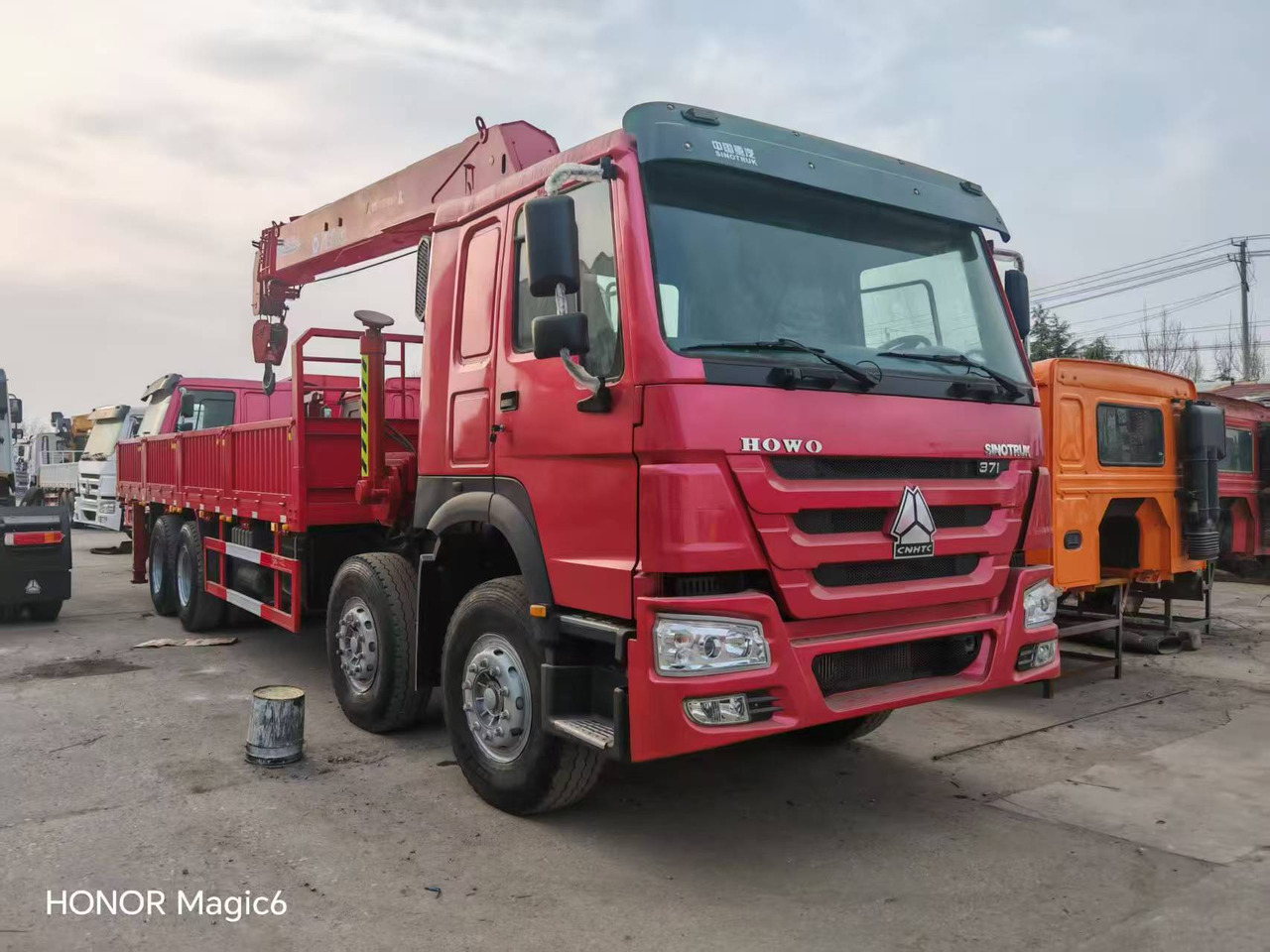 Sinotruk HOWO 8*4 Mobile crane - Grue mobile: photos 2 Sinotruk HOWO 8*4 Mobile crane - Grue mobile: photos 2