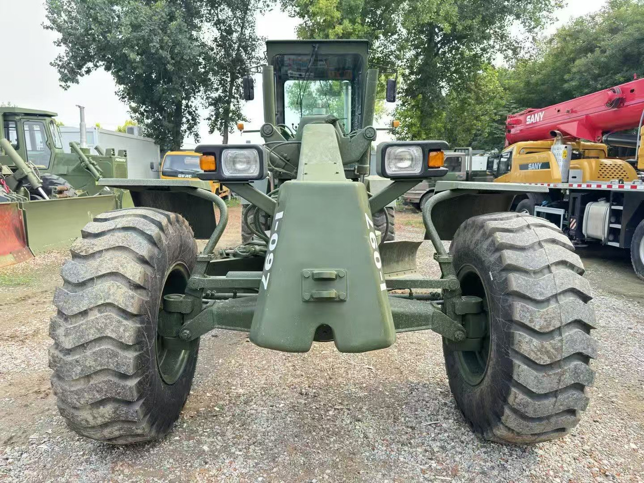 TIANGONG PY180 - Niveleuse: photos 2 TIANGONG PY180 - Niveleuse: photos 2