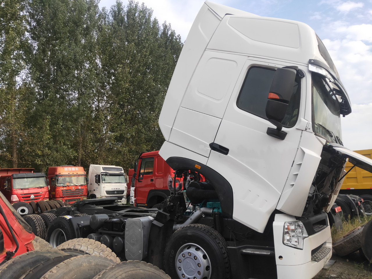 Tracteur routier Sinotruk HOWO A7 6*4 Tractor: photos 9 Tracteur routier Sinotruk HOWO A7 6*4 Tractor: photos 9