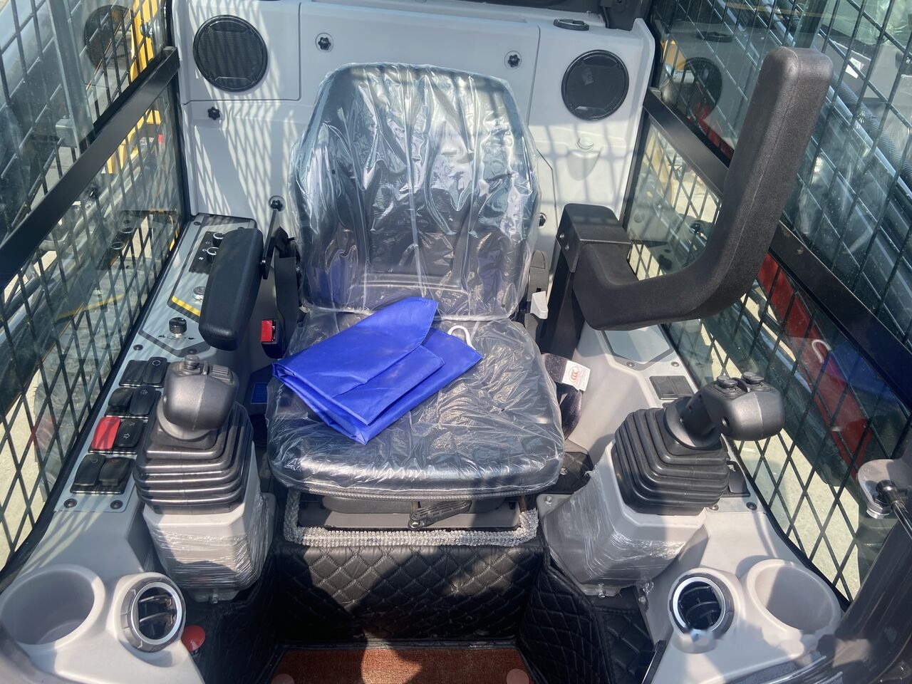 Mini chargeuse neuf XCMG XC7-SR08: photos 7