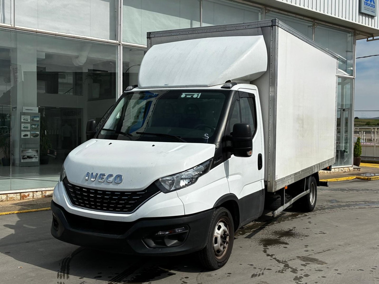 Caja cerrada con plataforma elevadora IVECO 35C16 20m3 Automática - Fourgon grand volume: photos 1 Caja cerrada con plataforma elevadora IVECO 35C16 20m3 Automática - Fourgon grand volume: photos 1