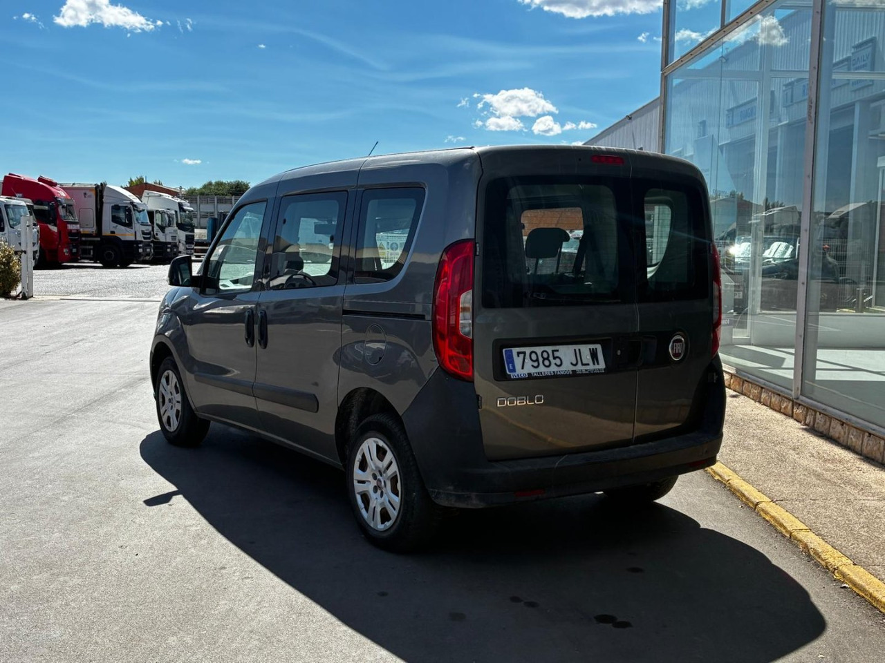 Furgón Fiat Dobló 5 plazas - Fourgon utilitaire: photos 4 Furgón Fiat Dobló 5 plazas - Fourgon utilitaire: photos 4