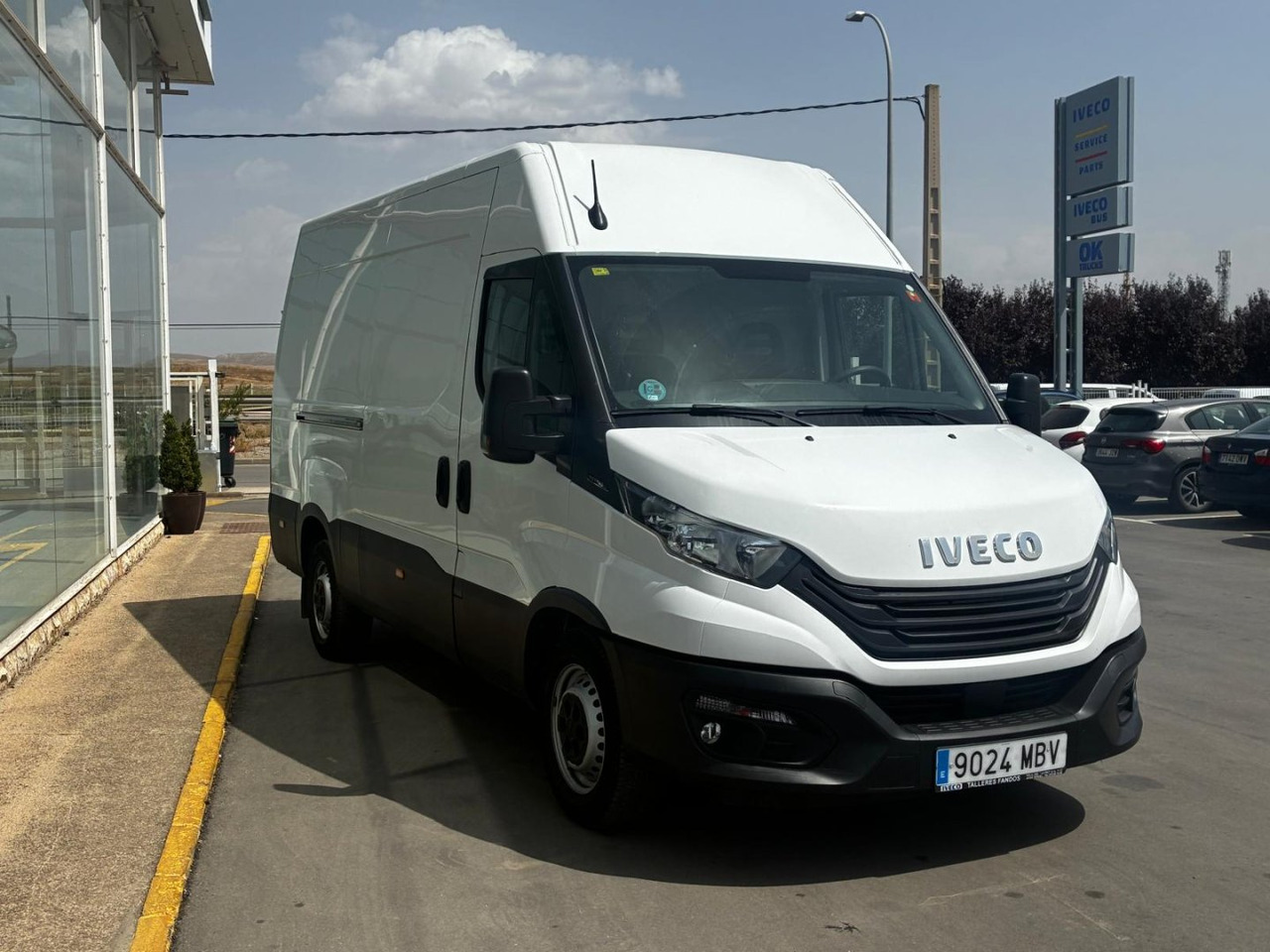 Furgón IVECO 35S14 V 12m3 - Fourgon utilitaire: photos 3 Furgón IVECO 35S14 V 12m3 - Fourgon utilitaire: photos 3