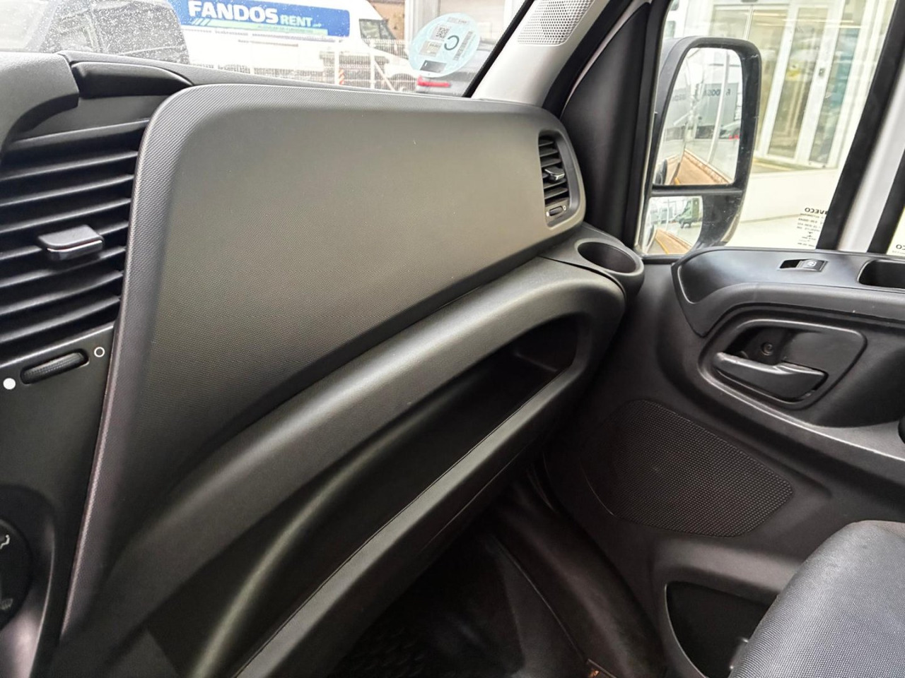 Fourgon utilitaire Furgón IVECO 35S14 V 16m3: photos 12 Fourgon utilitaire Furgón IVECO 35S14 V 16m3: photos 12