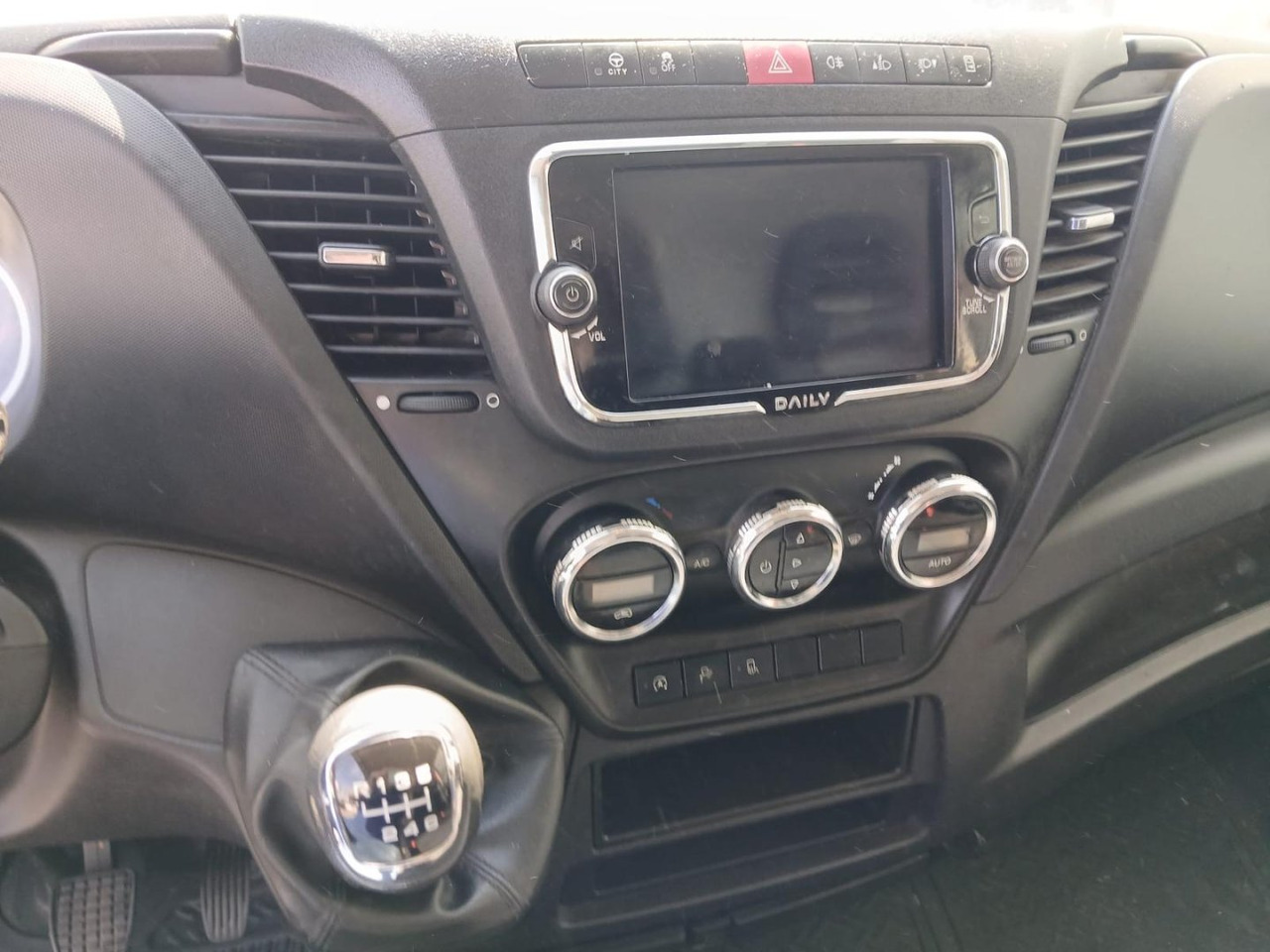 Furgón IVECO 35S16 V 12m3 en leasing occasion Furgón IVECO 35S16 V 12m3: photos 11