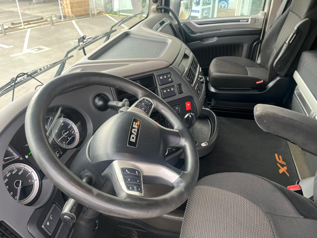 Photo d'intérieur 1: Tracteur routier Cabeza Tractora DAF 480 AUTOMATICA CON INTARDER