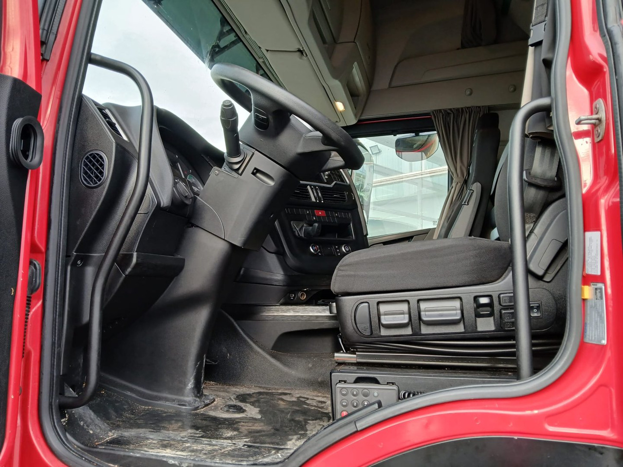 Photo d'intérieur 1: Tracteur routier Cabeza Tractora IVECO 460 AUTOMATICO CON INTARDER