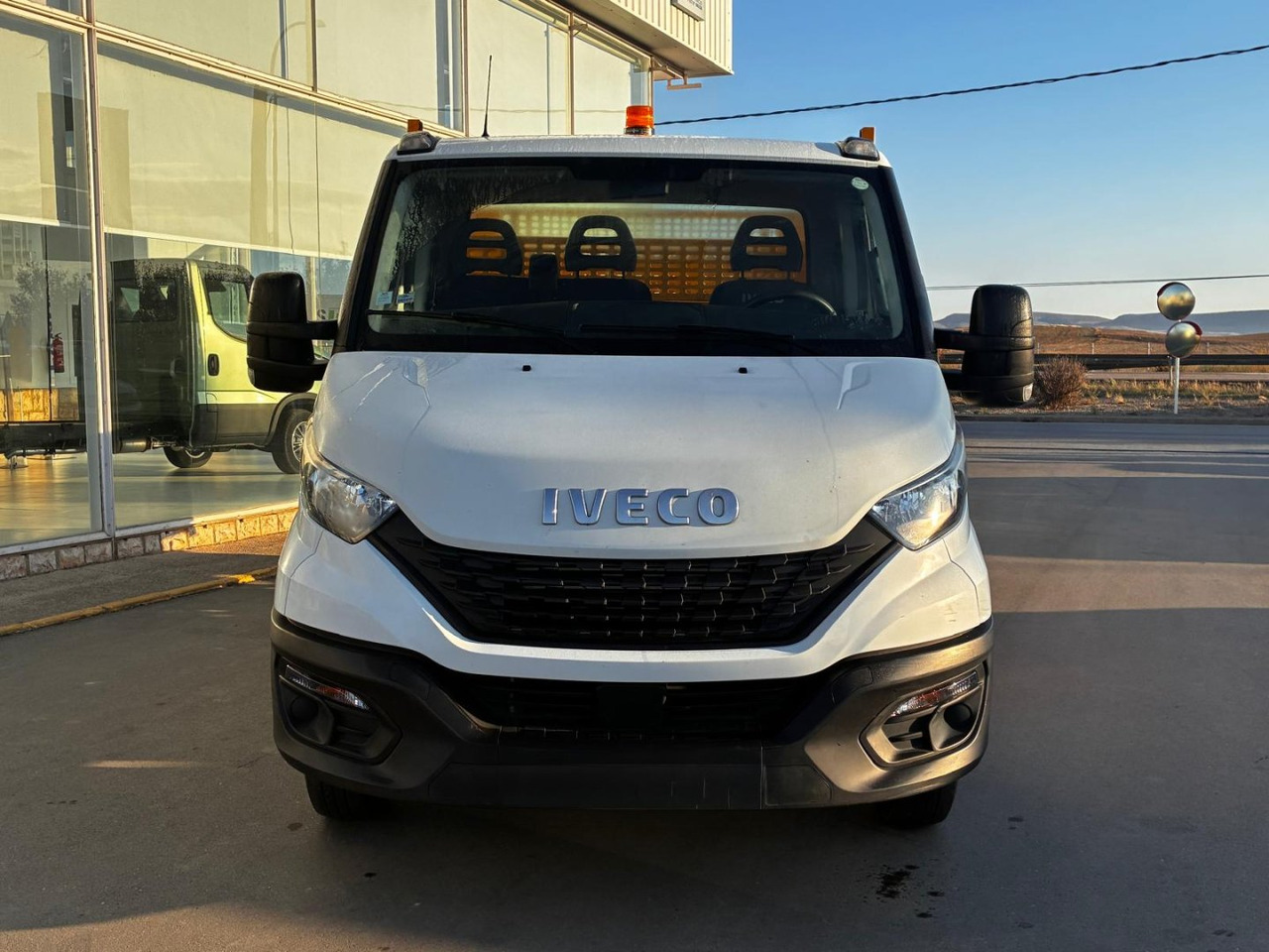 Volquete/Dumper IVECO 35C14 CAJA BASCULANTE - Utilitaire benne: photos 2 Volquete/Dumper IVECO 35C14 CAJA BASCULANTE - Utilitaire benne: photos 2