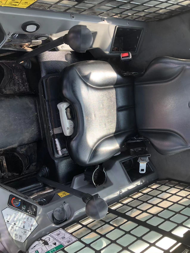 BOBCAT S550 - Mini chargeuse: photos 5 BOBCAT S550 - Mini chargeuse: photos 5