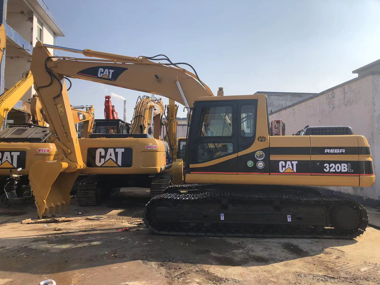 CAT 320BL - Pelle sur chenille: photos 5 CAT 320BL - Pelle sur chenille: photos 5