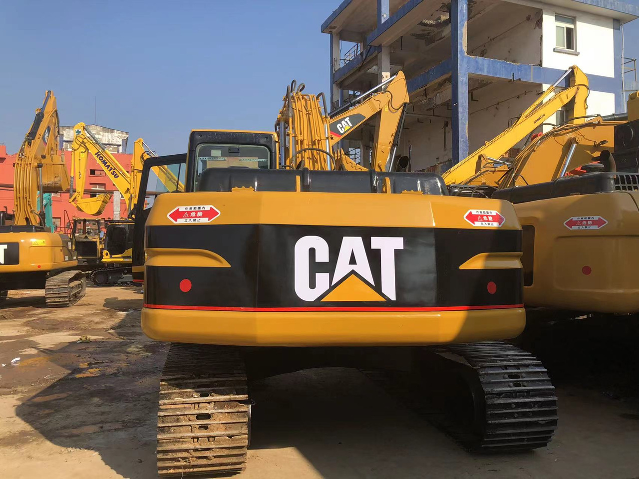 CAT 320BL - Pelle sur chenille: photos 2 CAT 320BL - Pelle sur chenille: photos 2