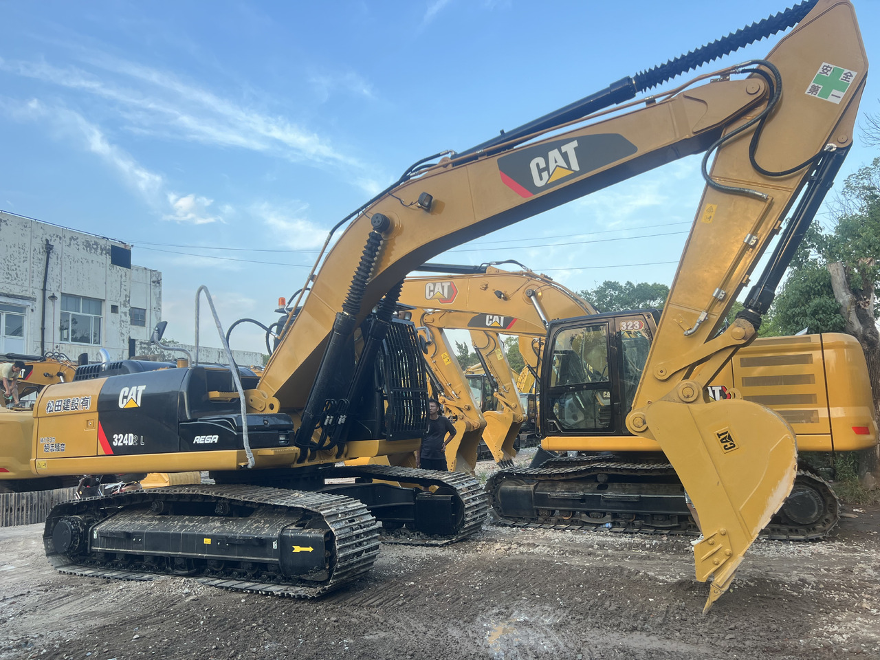 CAT 324DL 324D 2 L - Pelle sur chenille: photos 1 CAT 324DL 324D 2 L - Pelle sur chenille: photos 1
