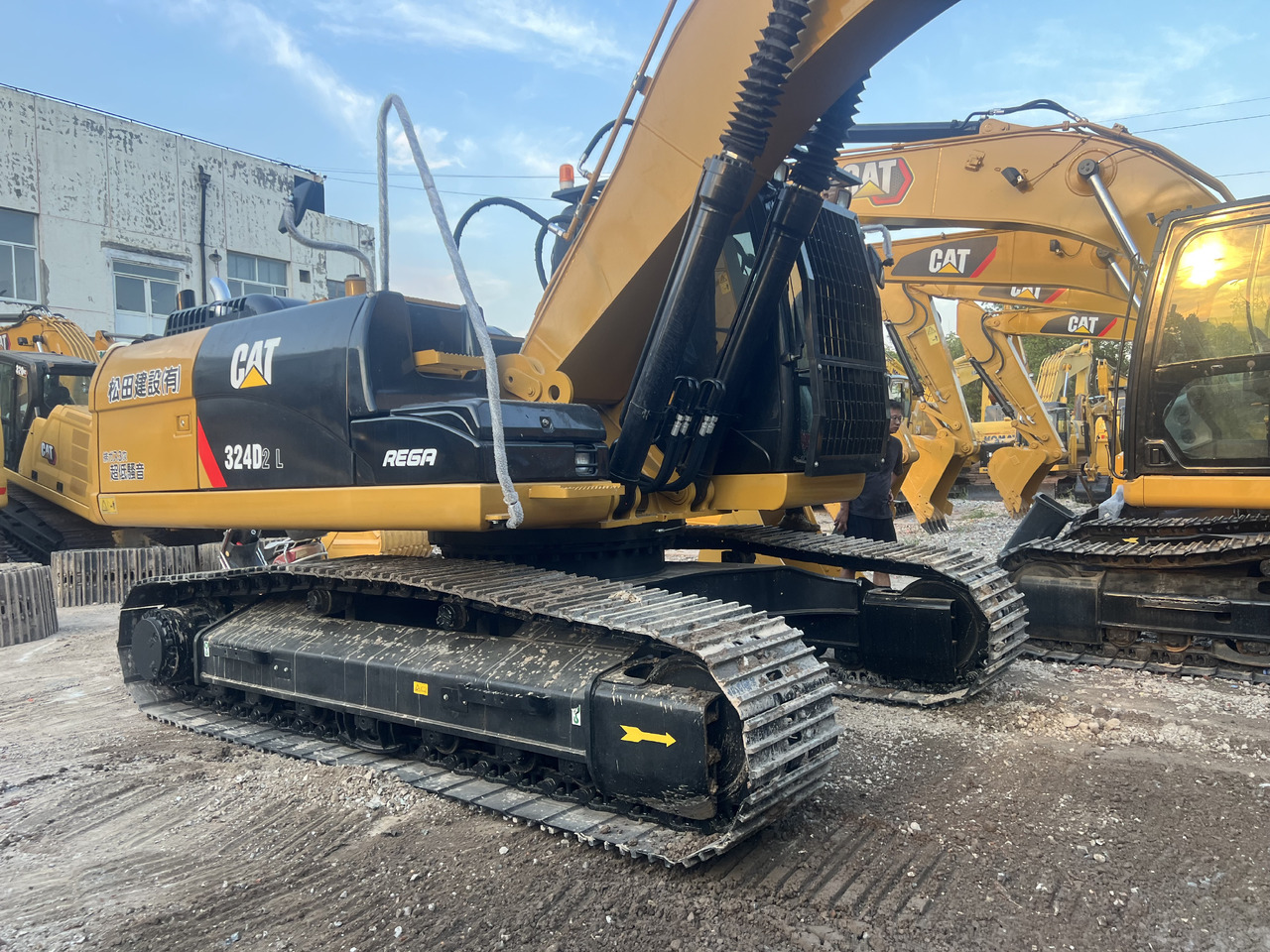 CAT 324DL 324D 2 L - Pelle sur chenille: photos 3 CAT 324DL 324D 2 L - Pelle sur chenille: photos 3