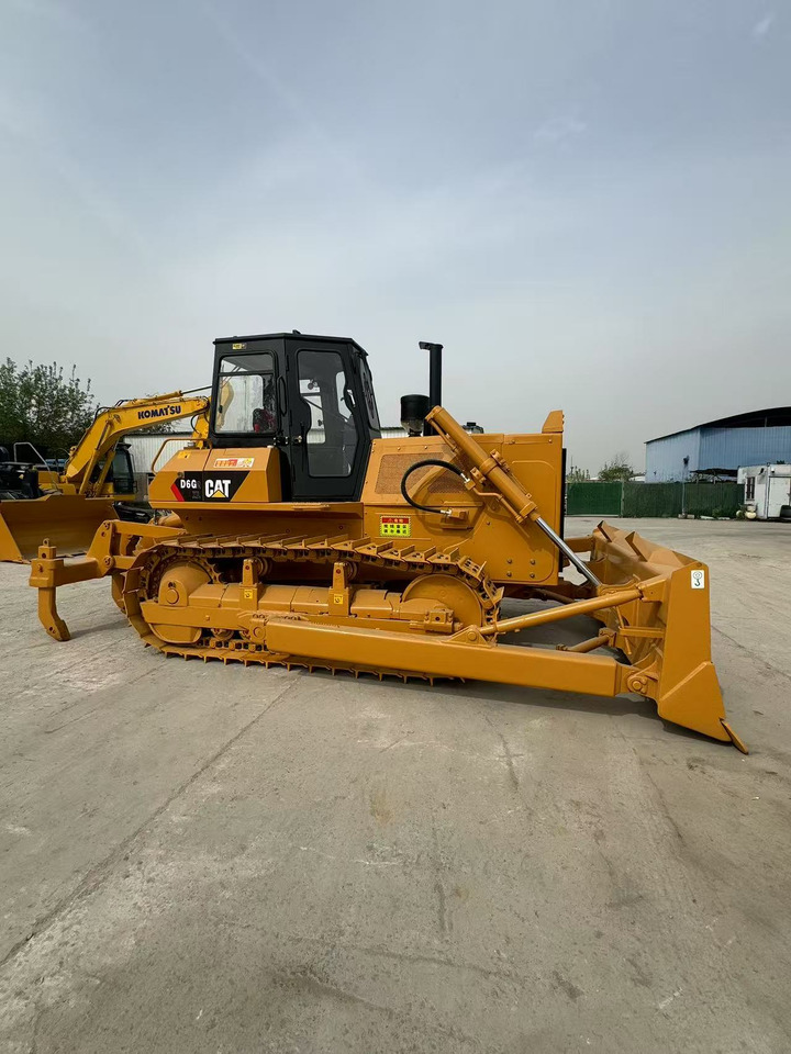 CATERPILLAR D6G CAT - Bulldozer: photos 4 CATERPILLAR D6G CAT - Bulldozer: photos 4