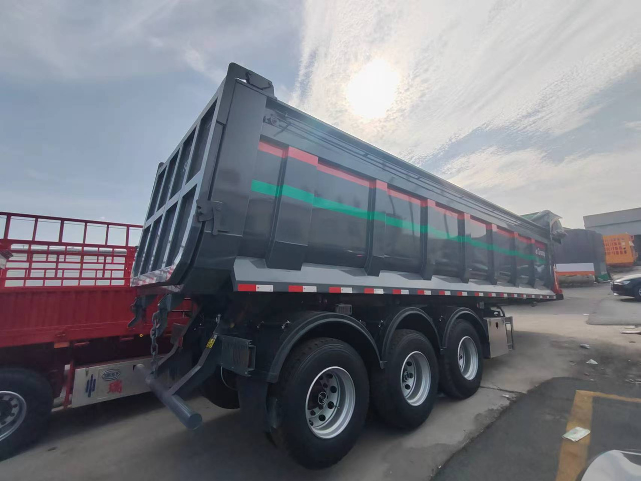Customizable tipper semi trailers available - Semi-remorque citerne: photos 3 Customizable tipper semi trailers available - Semi-remorque citerne: photos 3