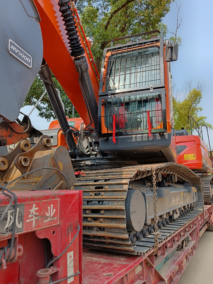 DOOSAN DX225 LCA LC-9C - Pelle sur chenille: photos 5 DOOSAN DX225 LCA LC-9C - Pelle sur chenille: photos 5
