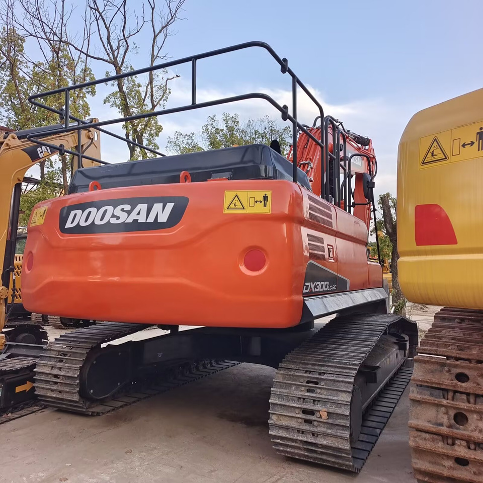 DOOSAN DX300 LC - 9C DX300 LCA - Pelle sur chenille: photos 3 DOOSAN DX300 LC - 9C DX300 LCA - Pelle sur chenille: photos 3