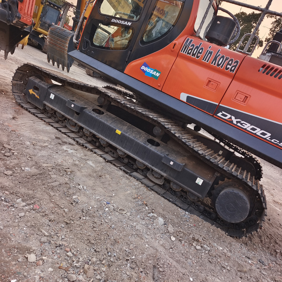 DOOSAN DX300 LC-9C LCA - Pelle sur chenille: photos 2 DOOSAN DX300 LC-9C LCA - Pelle sur chenille: photos 2
