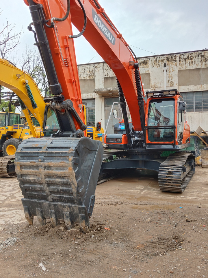 DOOSAN DX300 LC Durable 30-Ton Crawler Excavator - Pelle sur chenille: photos 3 DOOSAN DX300 LC Durable 30-Ton Crawler Excavator - Pelle sur chenille: photos 3