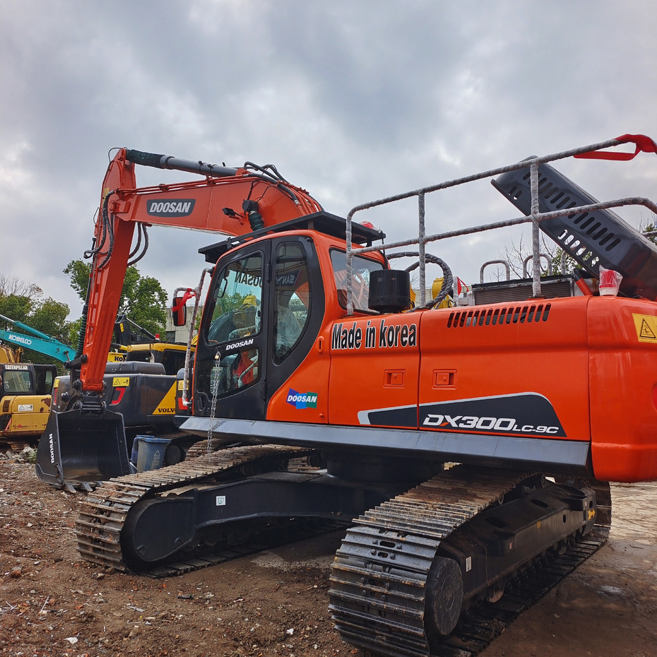 DOOSAN DX300LC - 9C DX300LCA - Pelle sur chenille: photos 2 DOOSAN DX300LC - 9C DX300LCA - Pelle sur chenille: photos 2