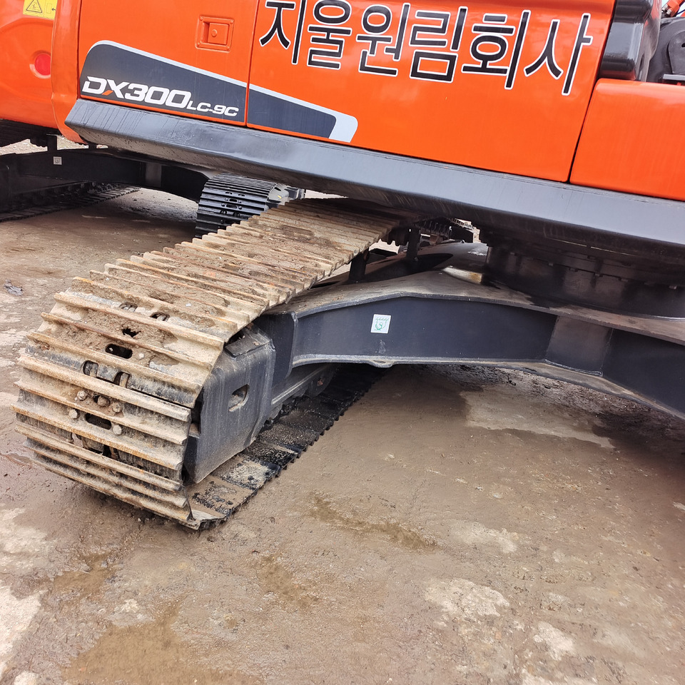 DOOSAN DX300LC-9C DX300LCA - Pelle sur chenille: photos 5 DOOSAN DX300LC-9C DX300LCA - Pelle sur chenille: photos 5