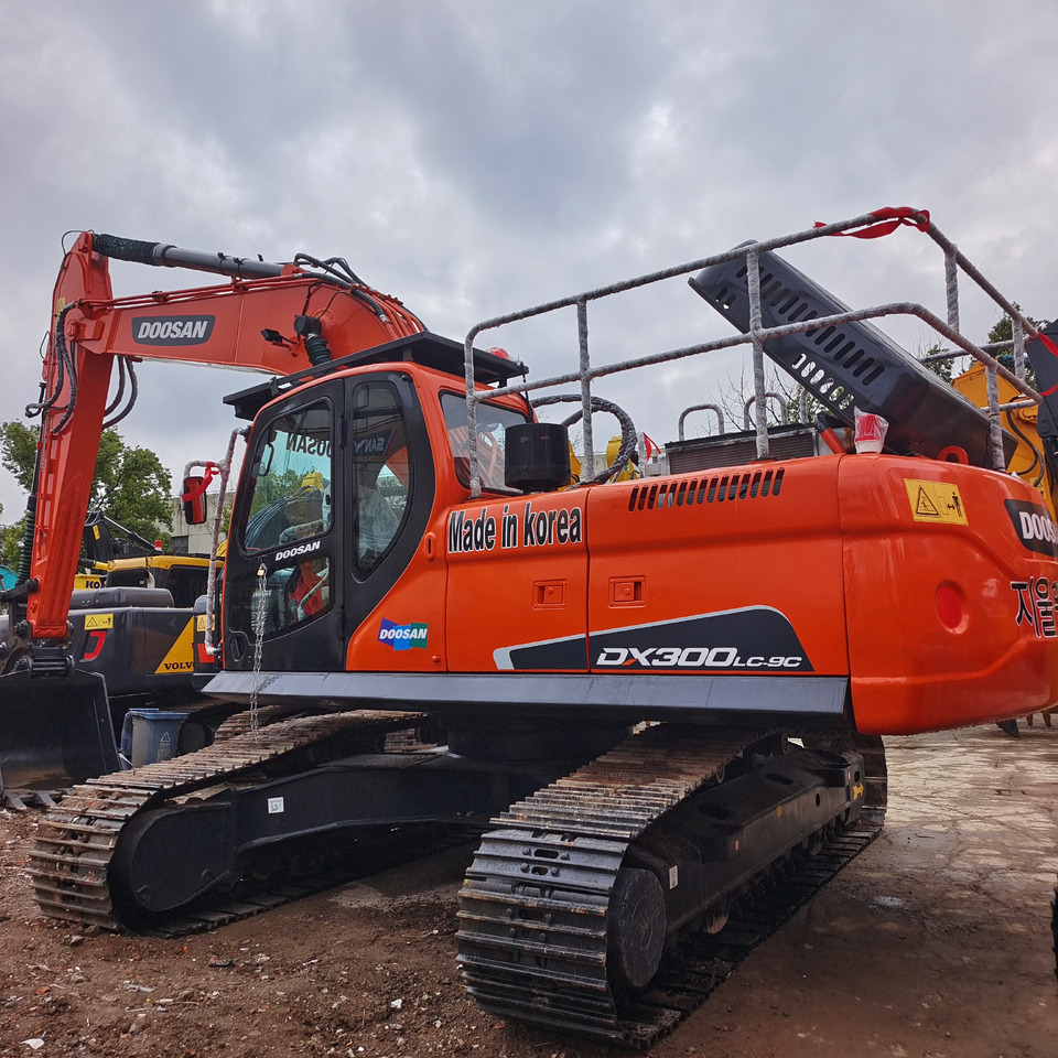 DOOSAN DX300LC-9C DX300LCA - Pelle sur chenille: photos 1 DOOSAN DX300LC-9C DX300LCA - Pelle sur chenille: photos 1