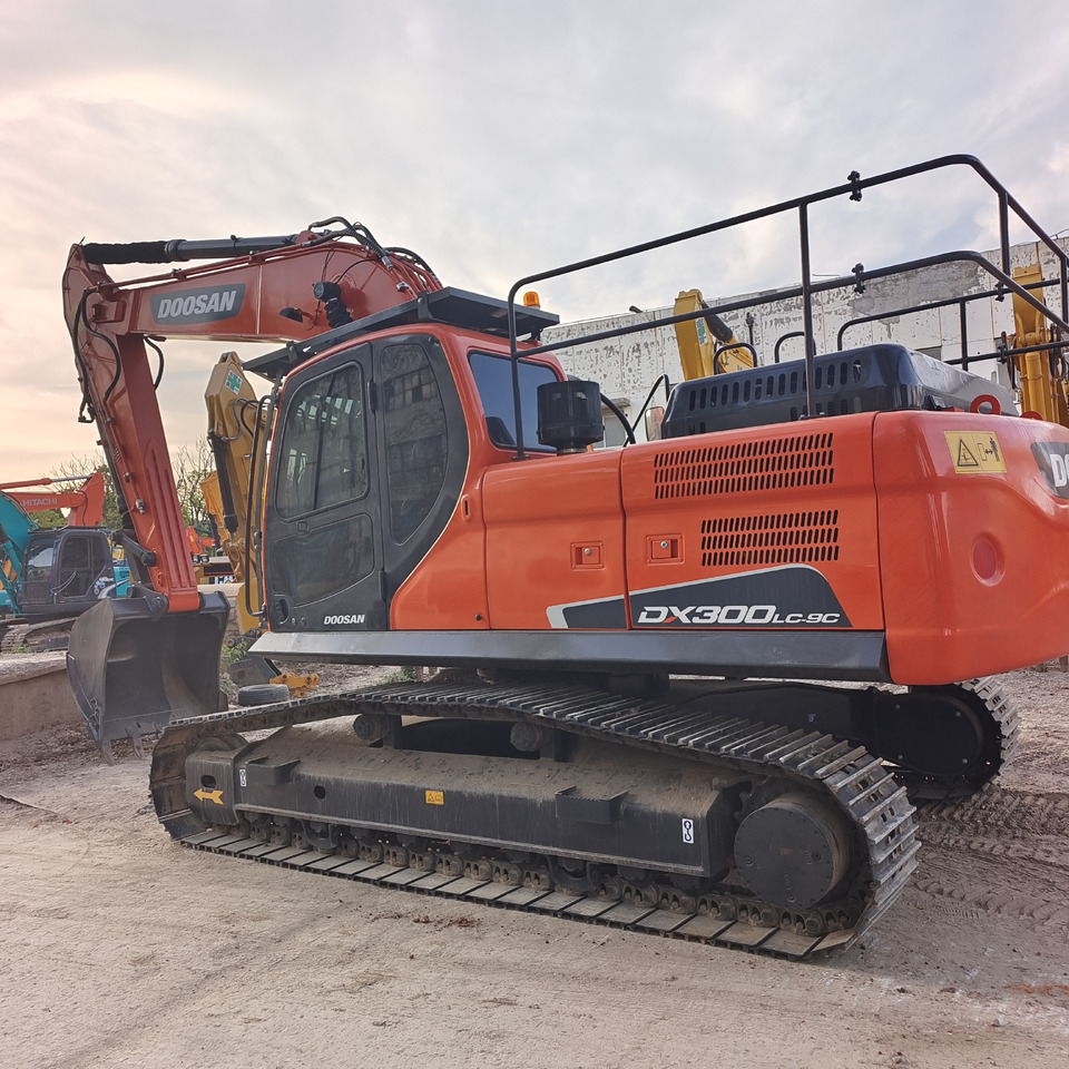 DOOSAN DX300LCA DX300LC-9C - Pelle sur chenille: photos 5 DOOSAN DX300LCA DX300LC-9C - Pelle sur chenille: photos 5