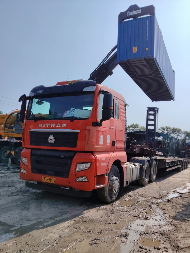 FANTUZZI CS45KM 45TON - Reach stacker: photos 1 FANTUZZI CS45KM 45TON - Reach stacker: photos 1