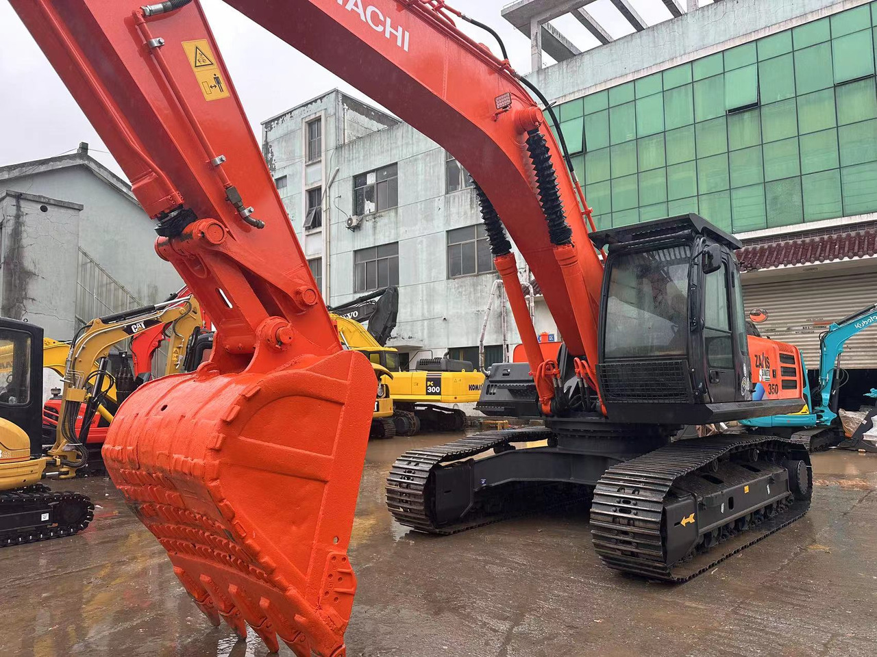 HITACHI ZX350 - Pelle sur chenille: photos 5 HITACHI ZX350 - Pelle sur chenille: photos 5