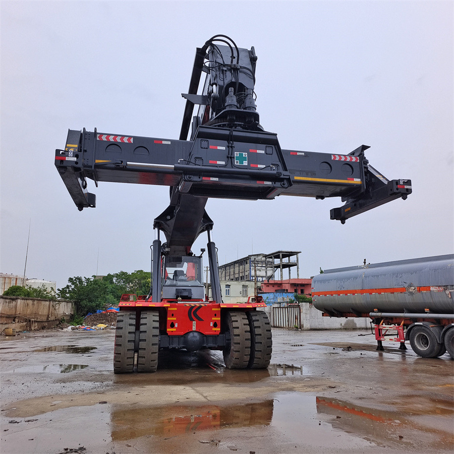 KALMAR DRF 450 - Reach stacker: photos 2 KALMAR DRF 450 - Reach stacker: photos 2