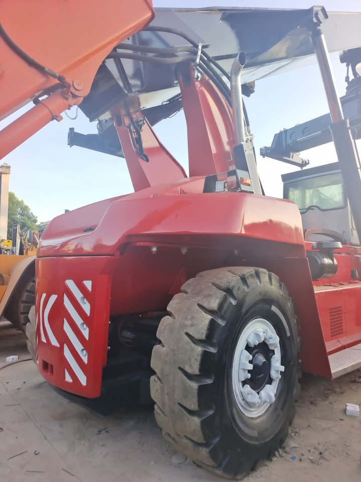KALMAR DRF 450 - Reach stacker: photos 4 KALMAR DRF 450 - Reach stacker: photos 4