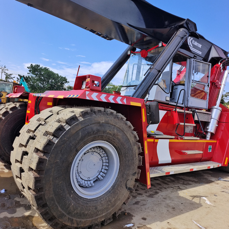 KALMAR DRF 450 DRT450 DRT DRD DRU 450 45 TON - Reach stacker: photos 4 KALMAR DRF 450 DRT450 DRT DRD DRU 450 45 TON - Reach stacker: photos 4