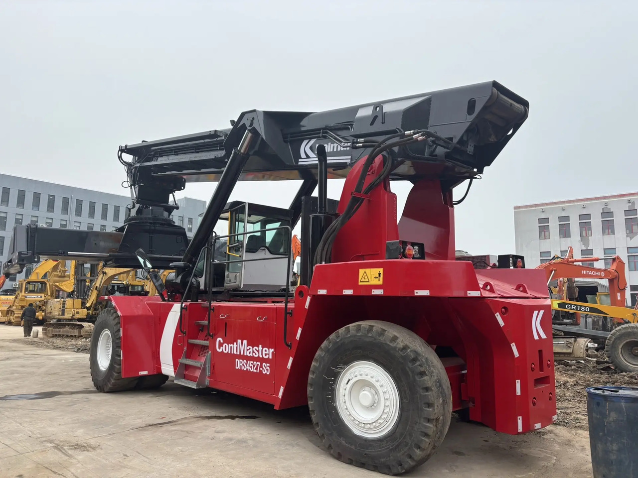 KALMAR DRS4527 - S5 45 TON DRF450 DRD450 DRU450 DRT450 - Reach stacker: photos 2 KALMAR DRS4527 - S5 45 TON DRF450 DRD450 DRU450 DRT450 - Reach stacker: photos 2