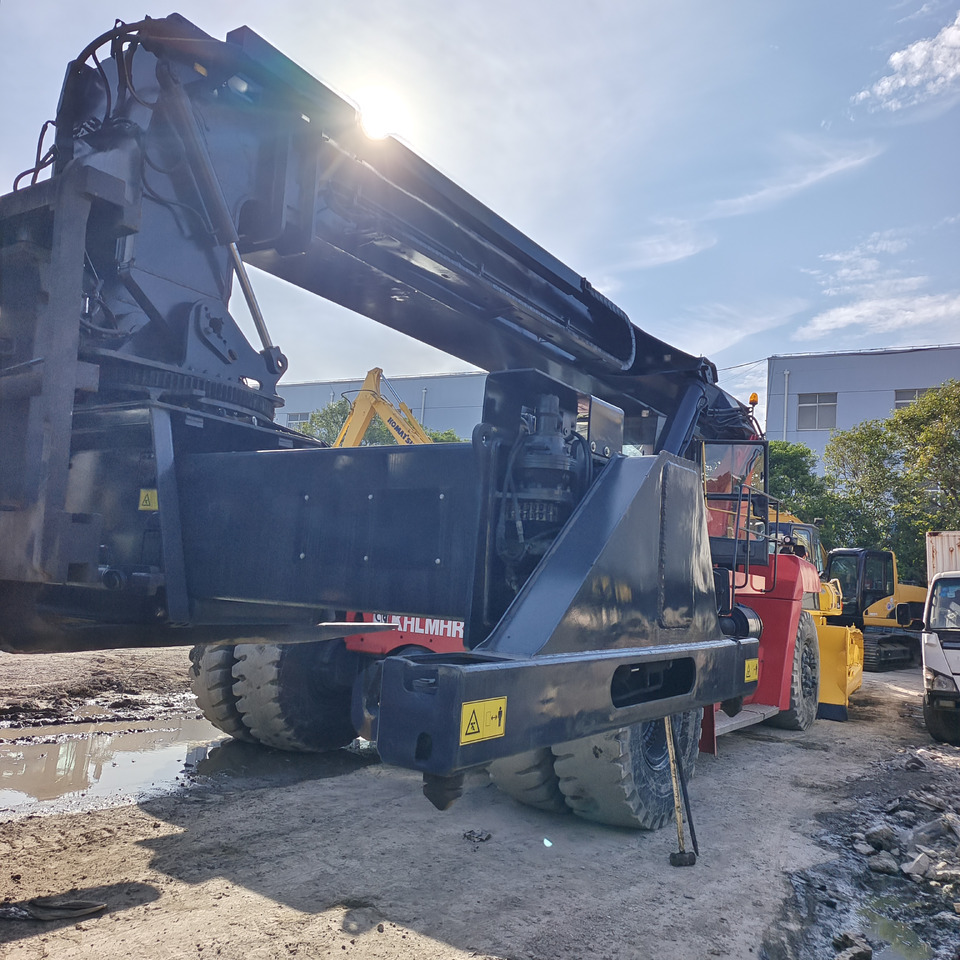 KALMAR DRT450 45 TON DRF 450 DRU450 DRD 450 - Reach stacker: photos 4 KALMAR DRT450 45 TON DRF 450 DRU450 DRD 450 - Reach stacker: photos 4