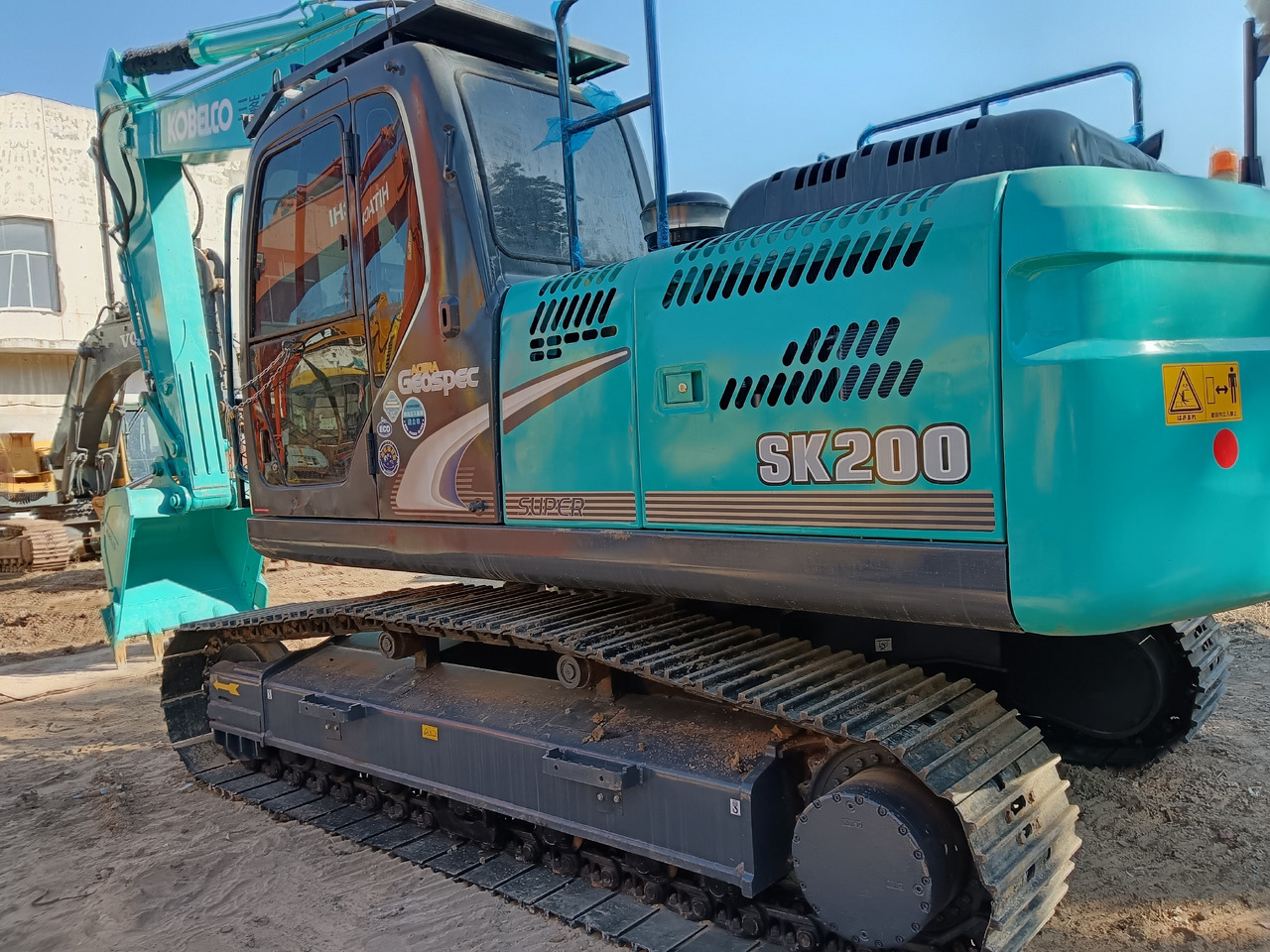 KOBELCO SK 200 - 8 - Pelle sur chenille: photos 1 KOBELCO SK 200 - 8 - Pelle sur chenille: photos 1