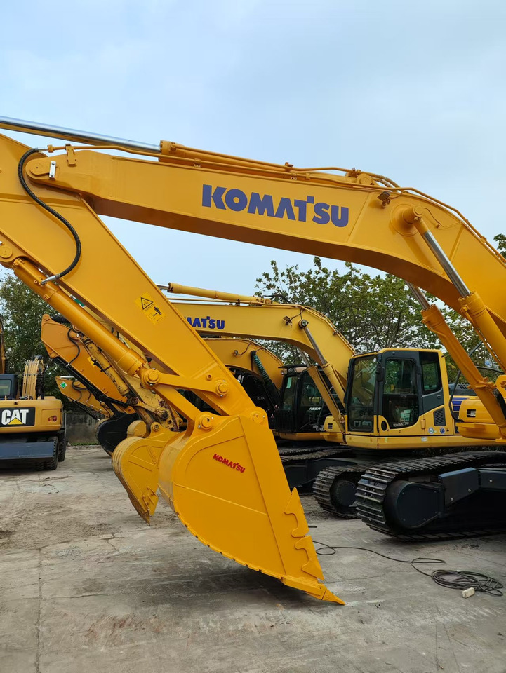 KOMATSU PC 450-8 - Pelle sur chenille: photos 2 KOMATSU PC 450-8 - Pelle sur chenille: photos 2