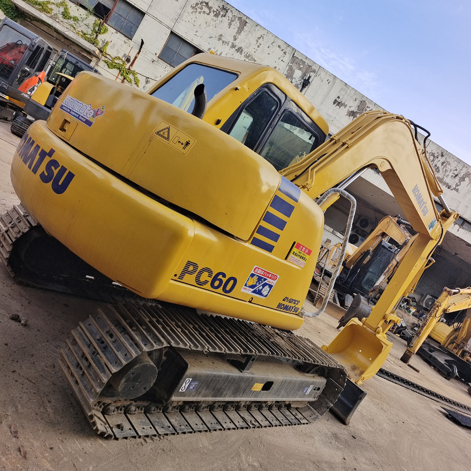 KOMATSU PC 60 - Mini pelle: photos 1 KOMATSU PC 60 - Mini pelle: photos 1