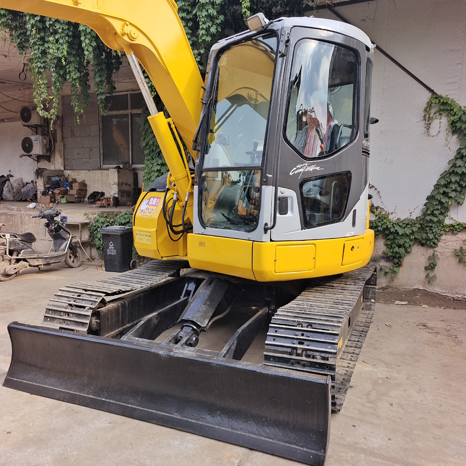 KOMATSU PC 78 US - Mini pelle: photos 2 KOMATSU PC 78 US - Mini pelle: photos 2
