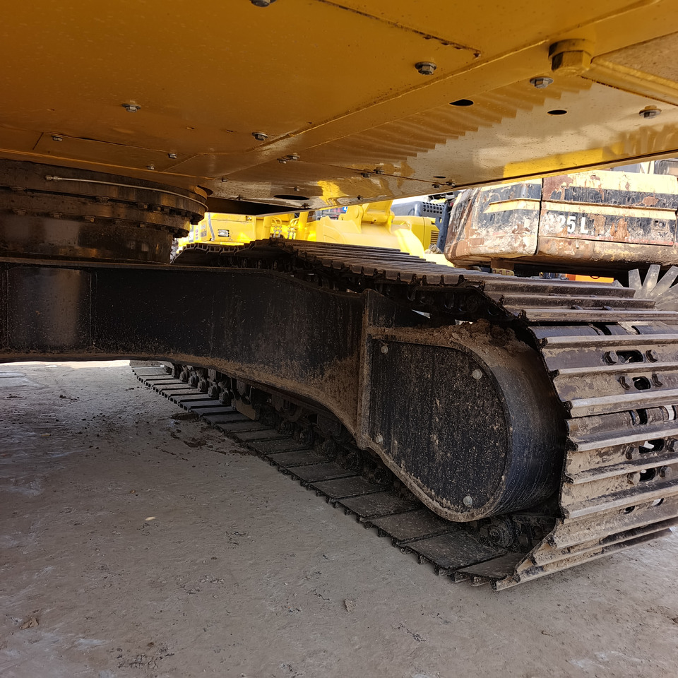 Pelle sur chenille KOMATSU PC200-8: photos 8