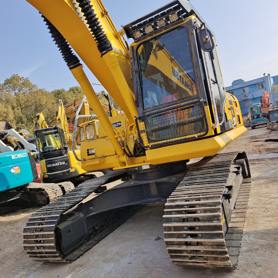 Pelle sur chenille KOMATSU PC200-8 PC 200 - 8