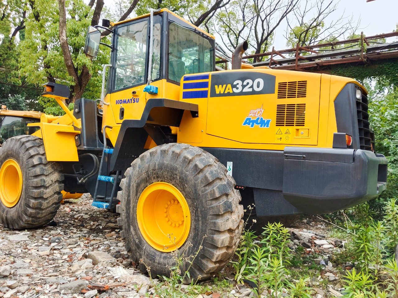 KOMATSU WA320-5 - Chargeuse sur pneus: photos 4 KOMATSU WA320-5 - Chargeuse sur pneus: photos 4