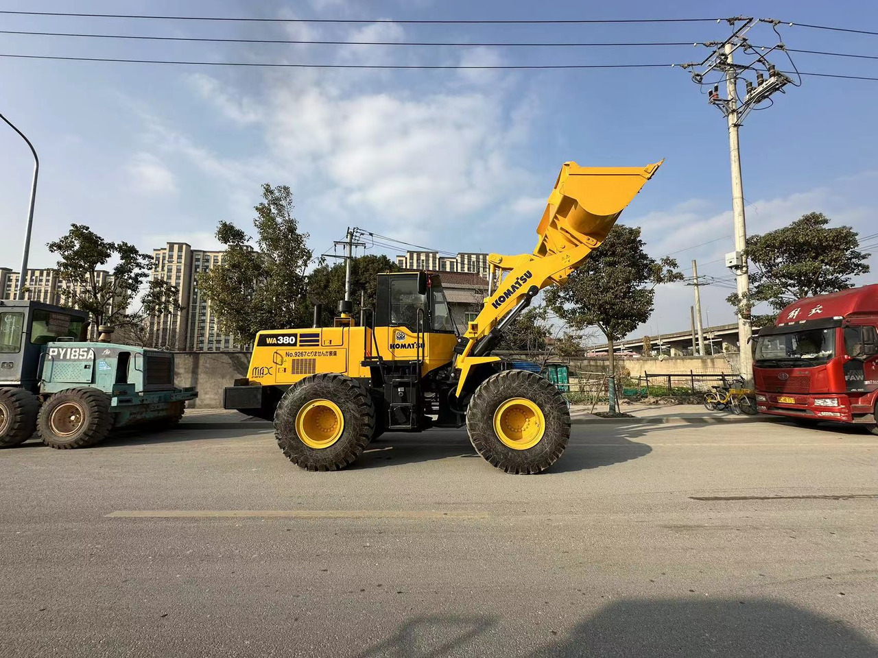 KOMATSU WA380 - Chargeuse sur pneus: photos 5 KOMATSU WA380 - Chargeuse sur pneus: photos 5
