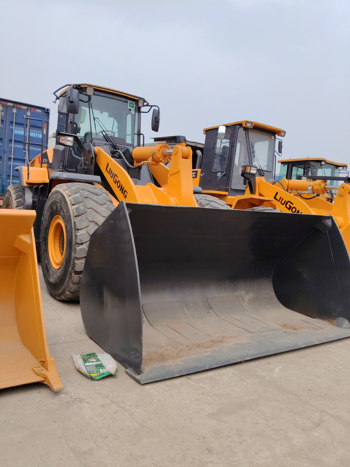 LIUGONG CLG 870H - Chargeuse sur pneus: photos 1 LIUGONG CLG 870H - Chargeuse sur pneus: photos 1
