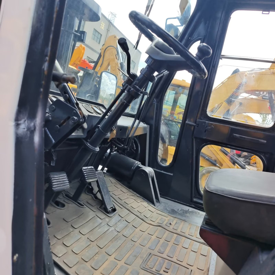 TCM FD100 10 TON - Chariot élévateur diesel: photos 5 TCM FD100 10 TON - Chariot élévateur diesel: photos 5