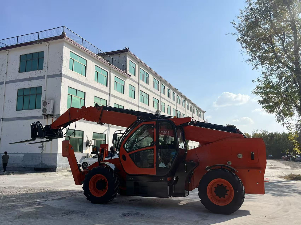 XCMG 17.5 METER BRAND NEW - Chariot télescopique: photos 3 XCMG 17.5 METER BRAND NEW - Chariot télescopique: photos 3