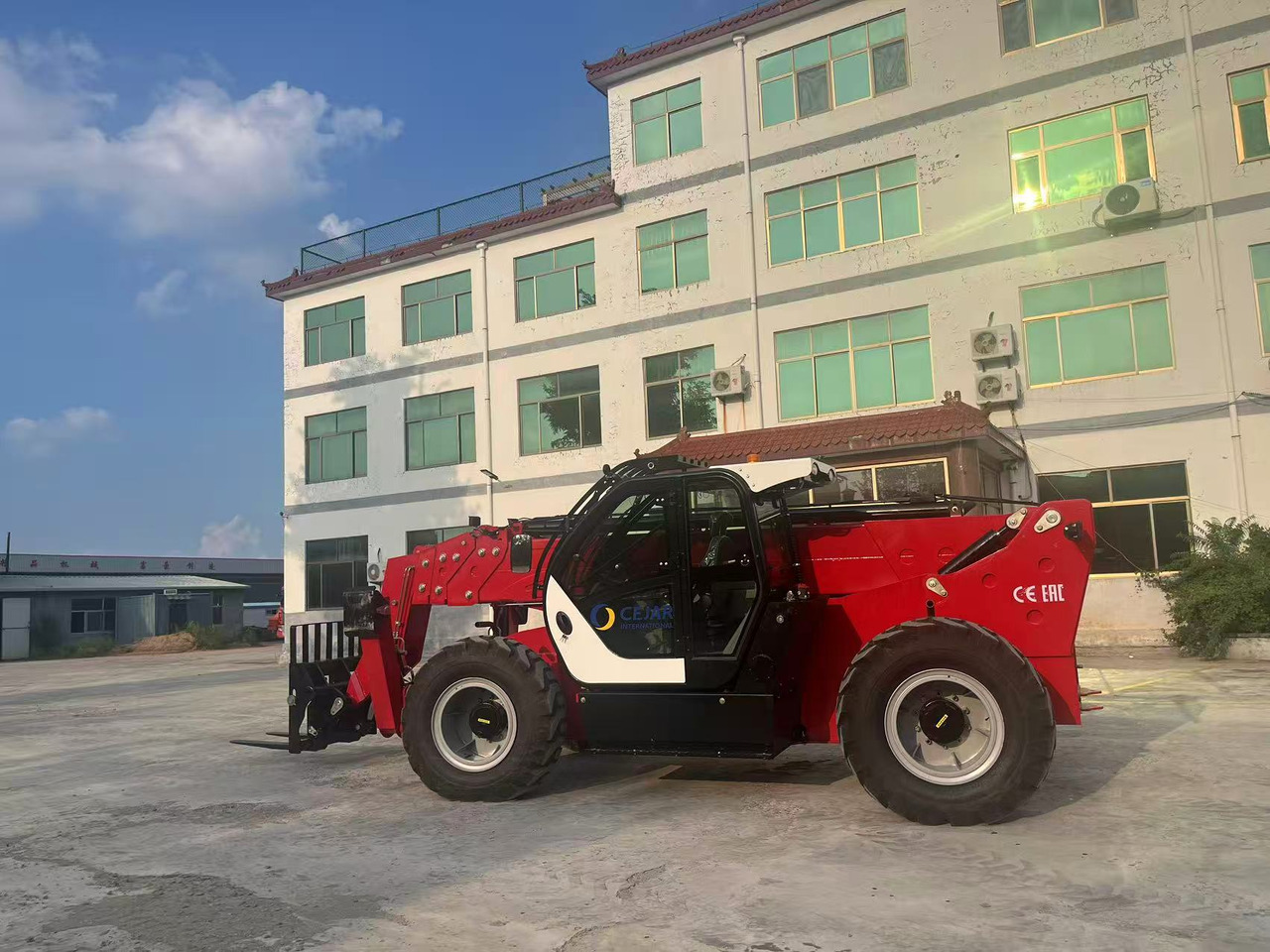 XCMG BRAND NEW 9 METER - Chariot télescopique: photos 1 XCMG BRAND NEW 9 METER - Chariot télescopique: photos 1