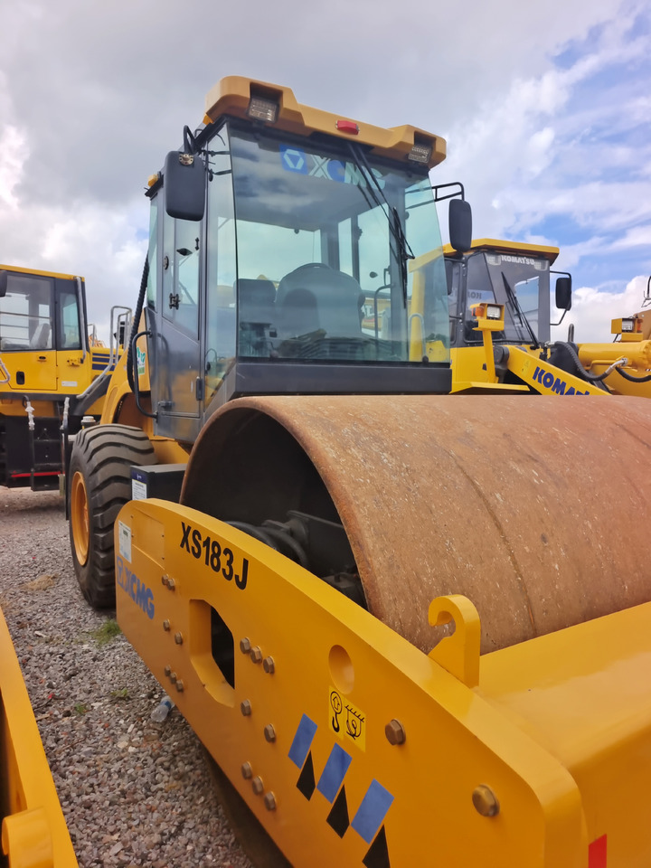 Rouleau compresseur XCMG XS183J 203J 223J 263J