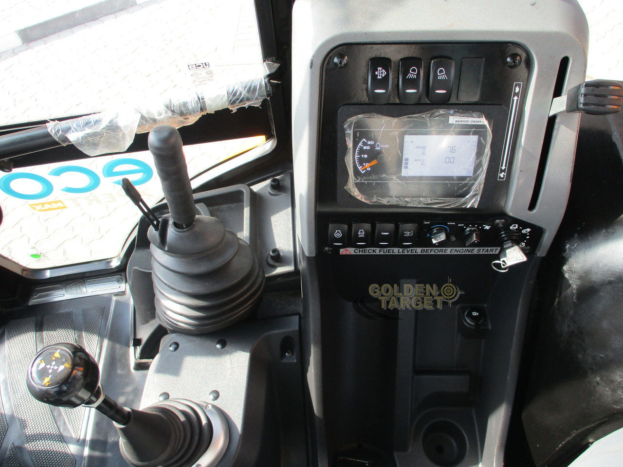 Tractopelle neuf JCB 3DX PLUS 4×4 BACKHOE LOADER: photos 15
