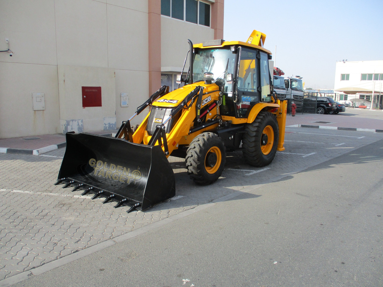 JCB 3DX PLUS 4×4 BACKHOE LOADER - Tractopelle: photos 2 JCB 3DX PLUS 4×4 BACKHOE LOADER - Tractopelle: photos 2