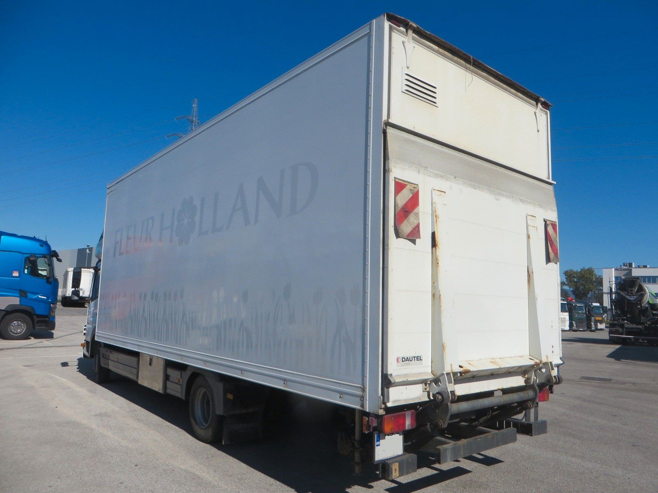 Mercedes-Benz Atego 1024 Box body with tail lift - Camion fourgon: photos 4 Mercedes-Benz Atego 1024 Box body with tail lift - Camion fourgon: photos 4